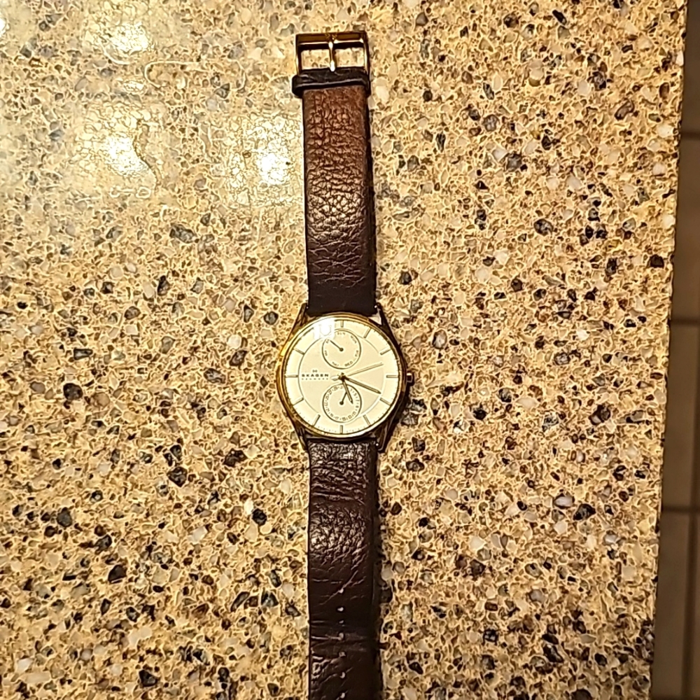Mens watch